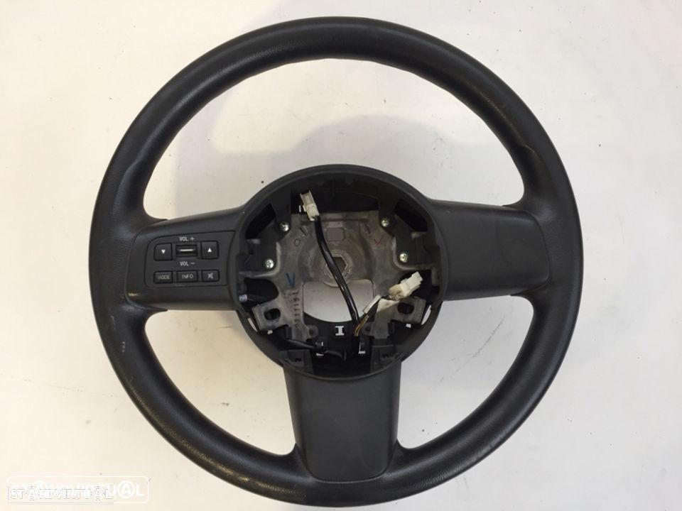 volante Mazda 2 - 1