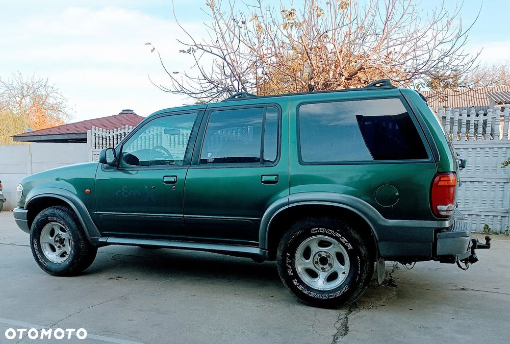Ford Explorer - 2