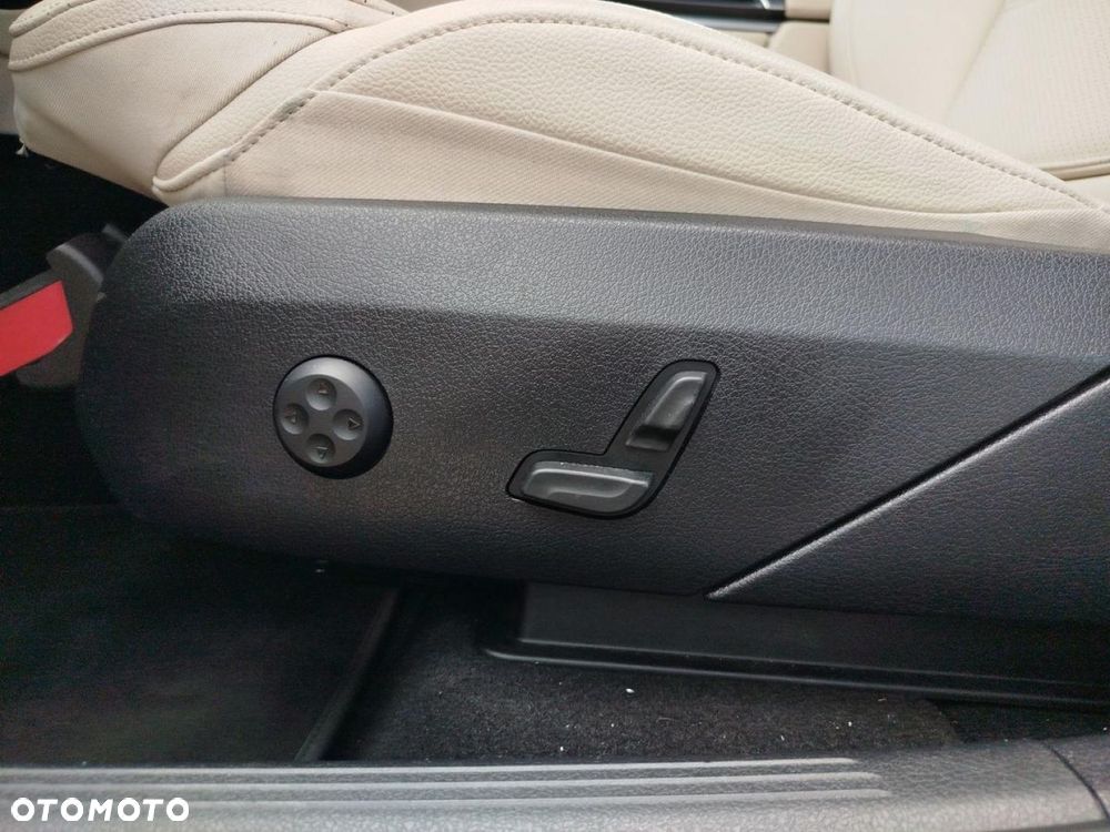 Mercedes-Benz GLC - 21