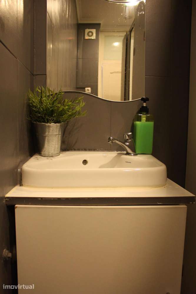 Quarto - localizado em Entrecampos Lisbon - Grande imagem: 2/43