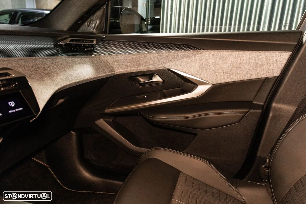 Peugeot E-5008 73 kWh GT - 37