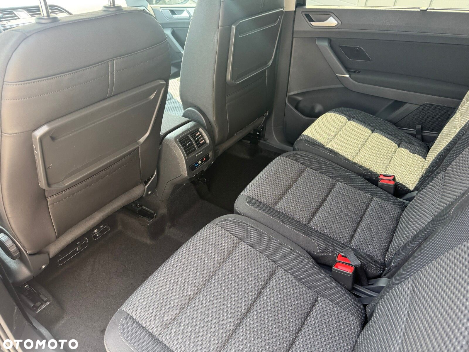 Volkswagen Touran 1.5 TSI EVO Comfortline Plus DSG - 17