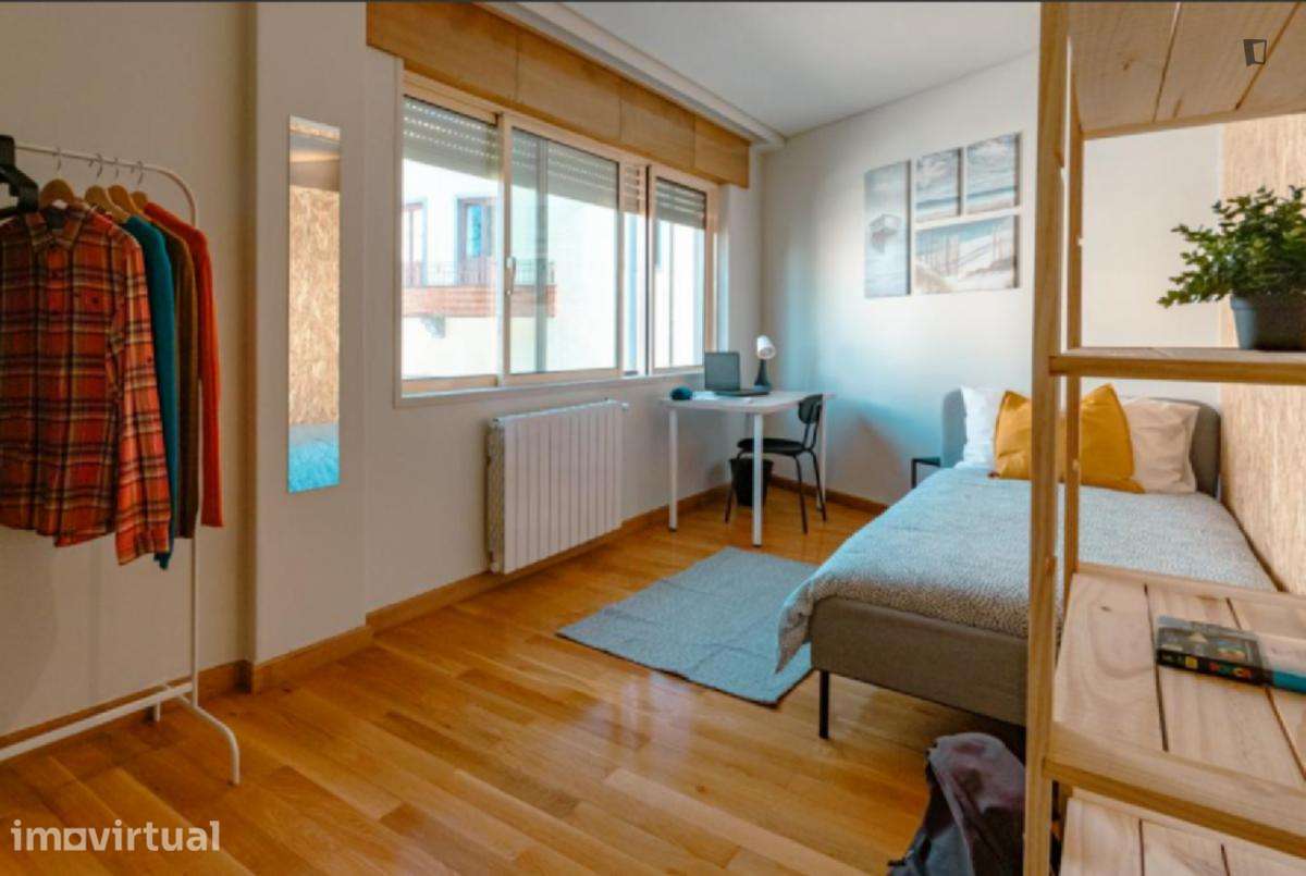 Quarto - localizado em Cedofeita Porto - Grande imagem: 2/19
