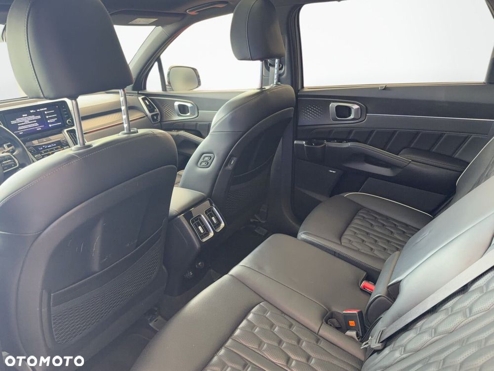 Kia Sorento - 16