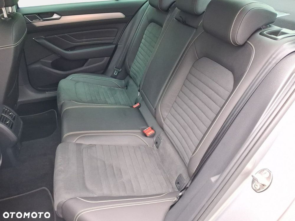 Volkswagen Passat - 13