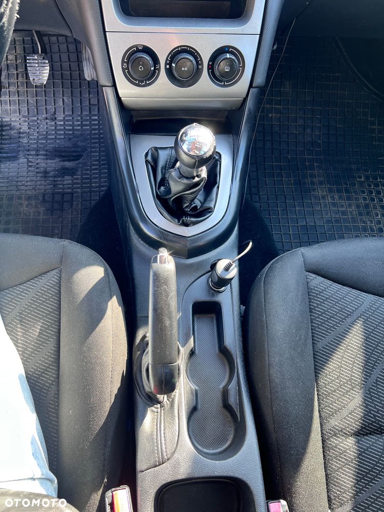 Peugeot 308 1.6 HDi Presence - 6