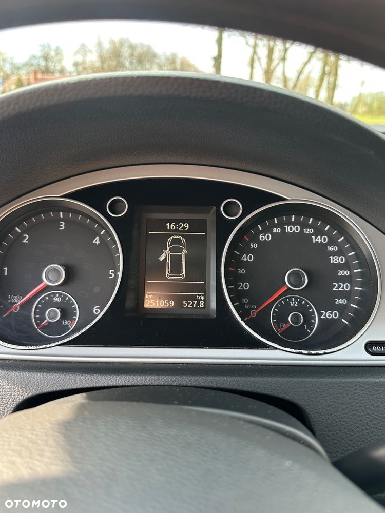 Volkswagen Passat 2.0 TDI Comfortline - 13