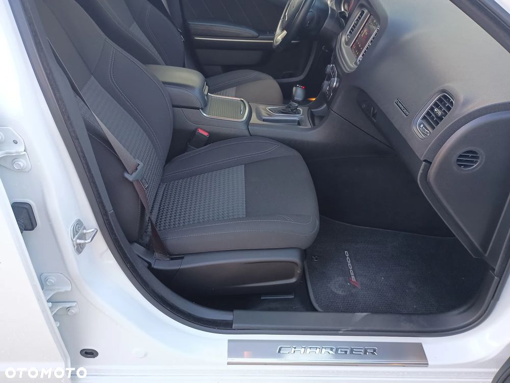 Dodge Charger 3.6 GT - 11