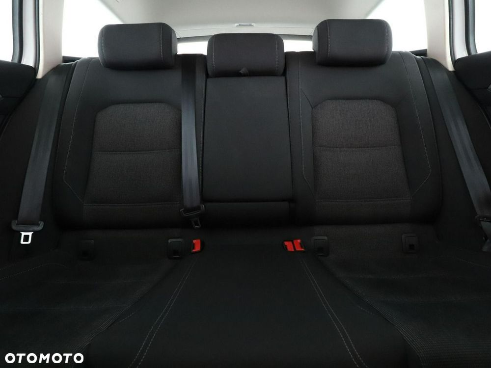 Volkswagen Passat Variant 2.0 TDI DSG (BlueMotion Technology) Trendline - 19