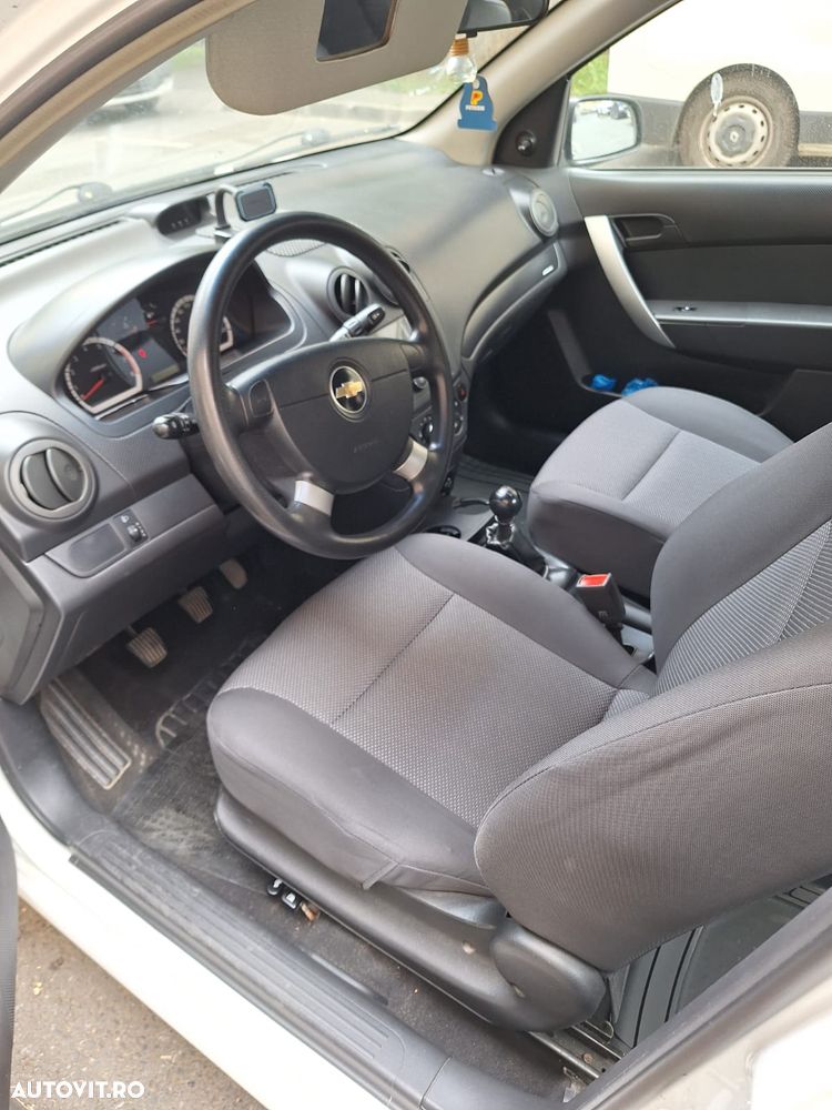 Chevrolet Aveo - 5