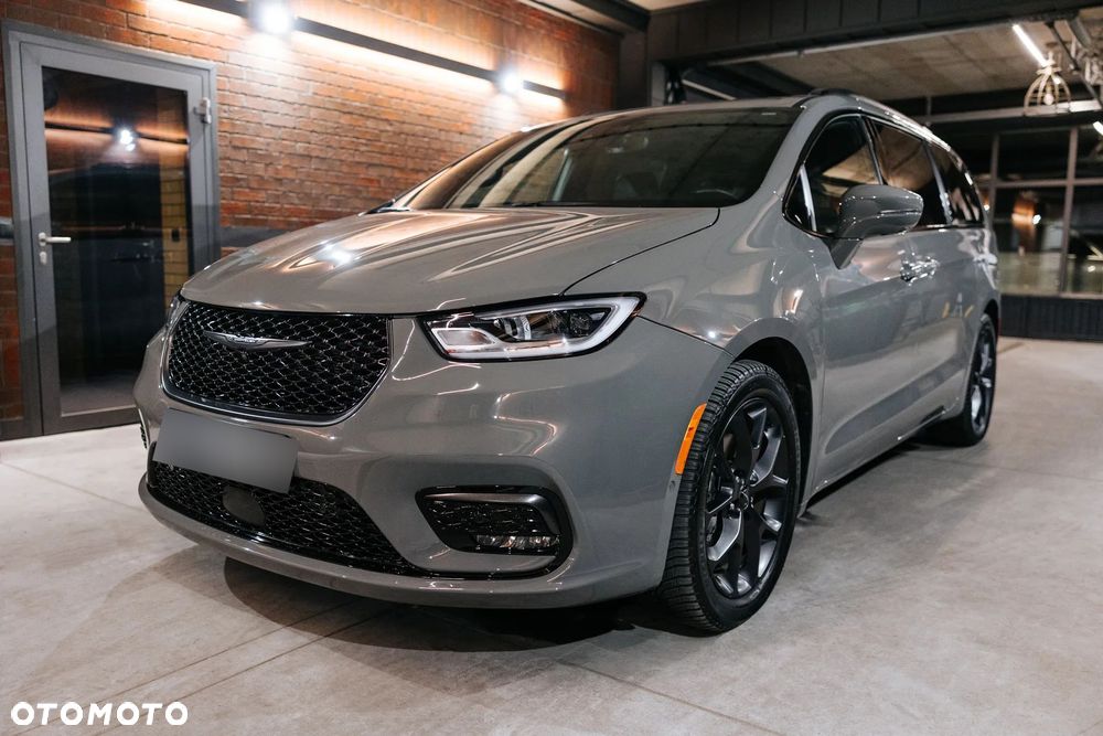 Chrysler Pacifica - 31