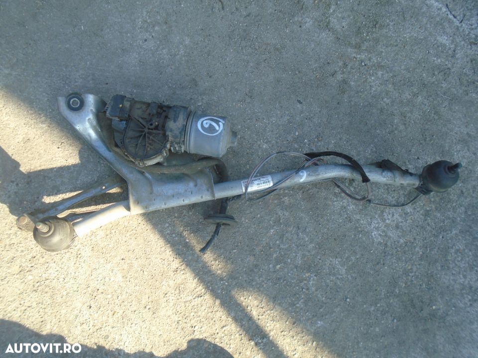 Ansamblu stergatoare cu motoras Dacia Sandero din 2011 - 1