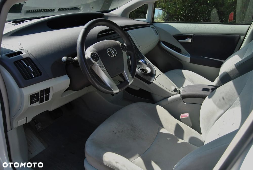 Toyota Prius (Hybrid) Comfort - 5