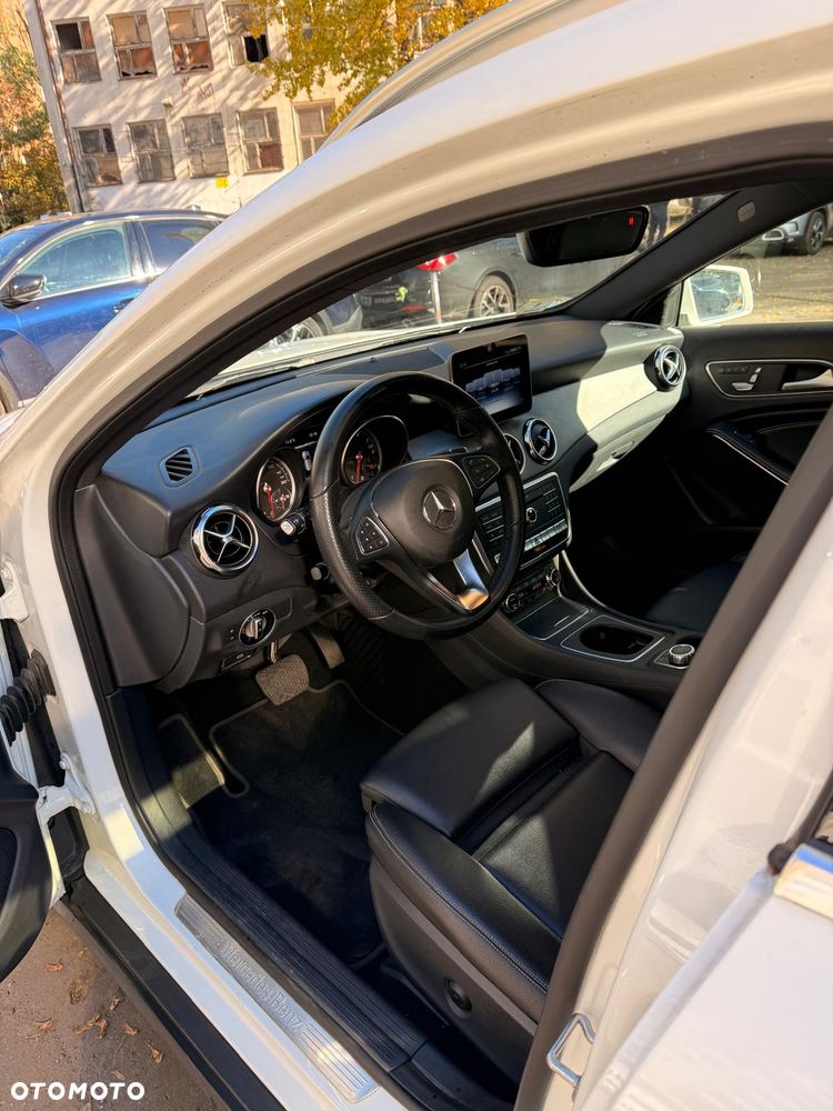 Mercedes-Benz GLA - 6