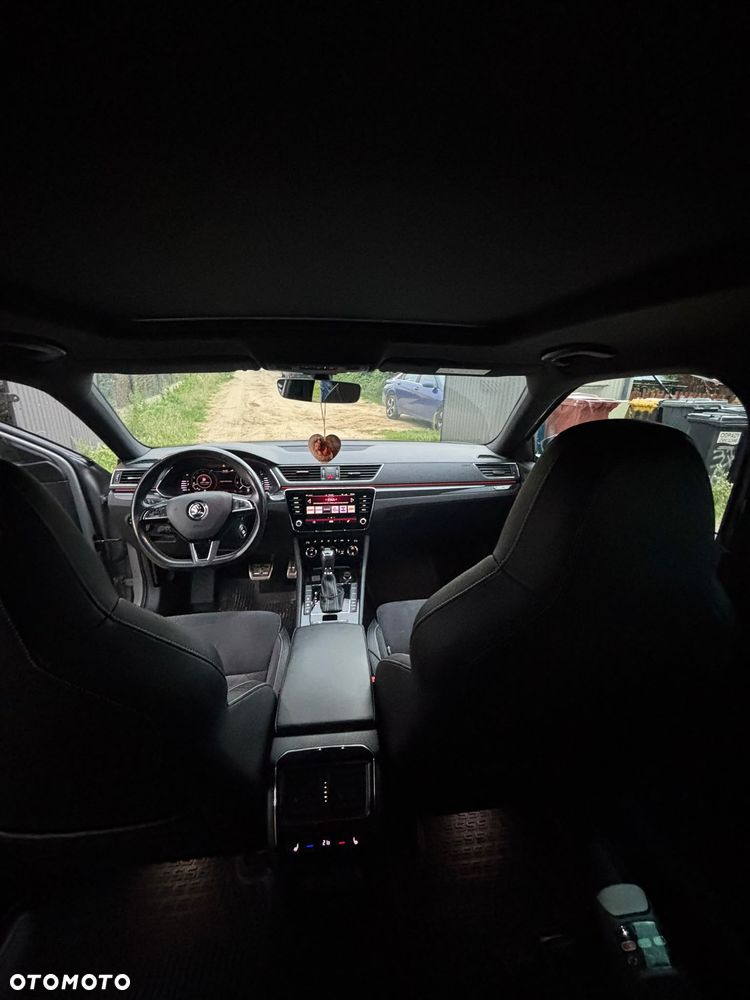 Skoda Superb 2.0 TDI Sportline DSG - 5