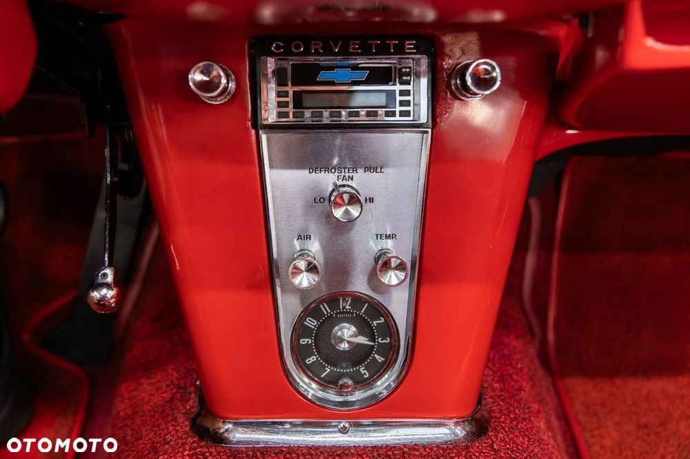 Chevrolet Corvette - 22