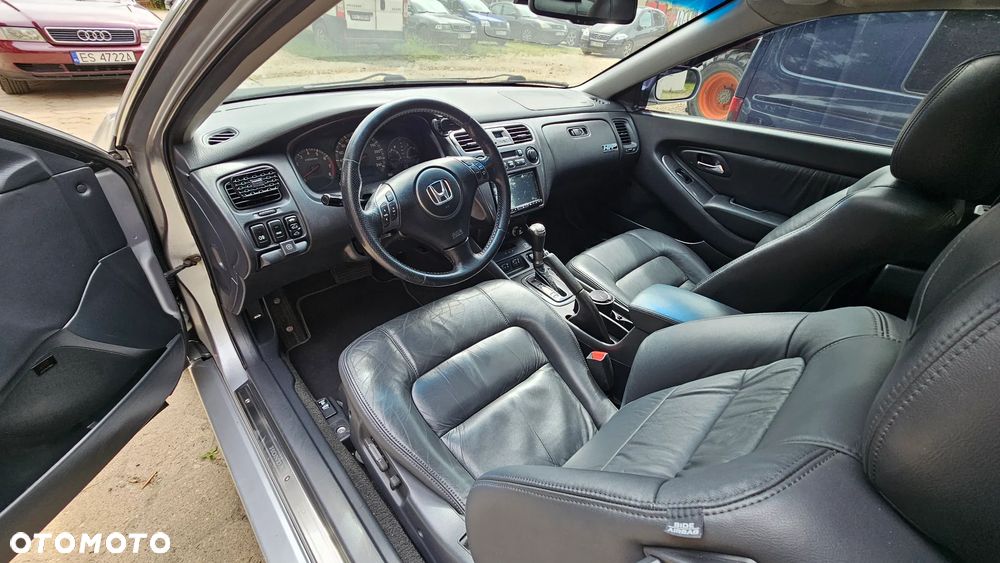 Honda Accord 3.0i ES - 12