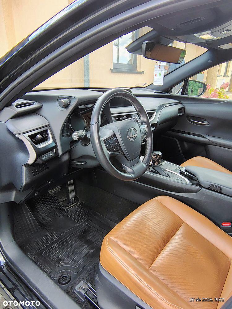 Lexus UX 250h Prestige 2WD - 9