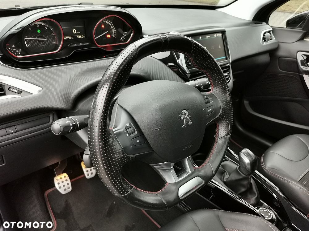 Peugeot 2008 1.5 BlueHDi GT Line S&S - 12