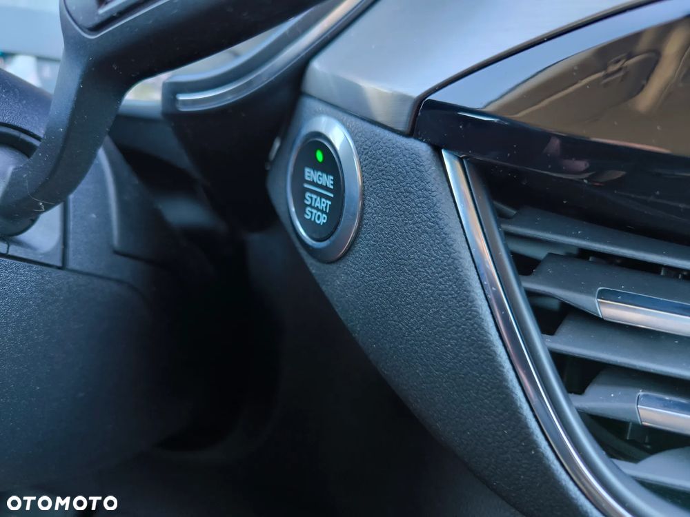 Ford Kuga 2.0 TDCi 2x4 Titanium - 20