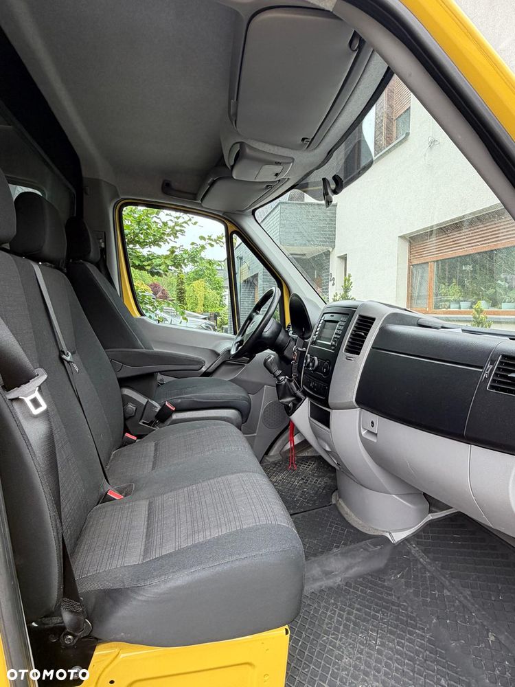 Mercedes-Benz Sprinter - 15