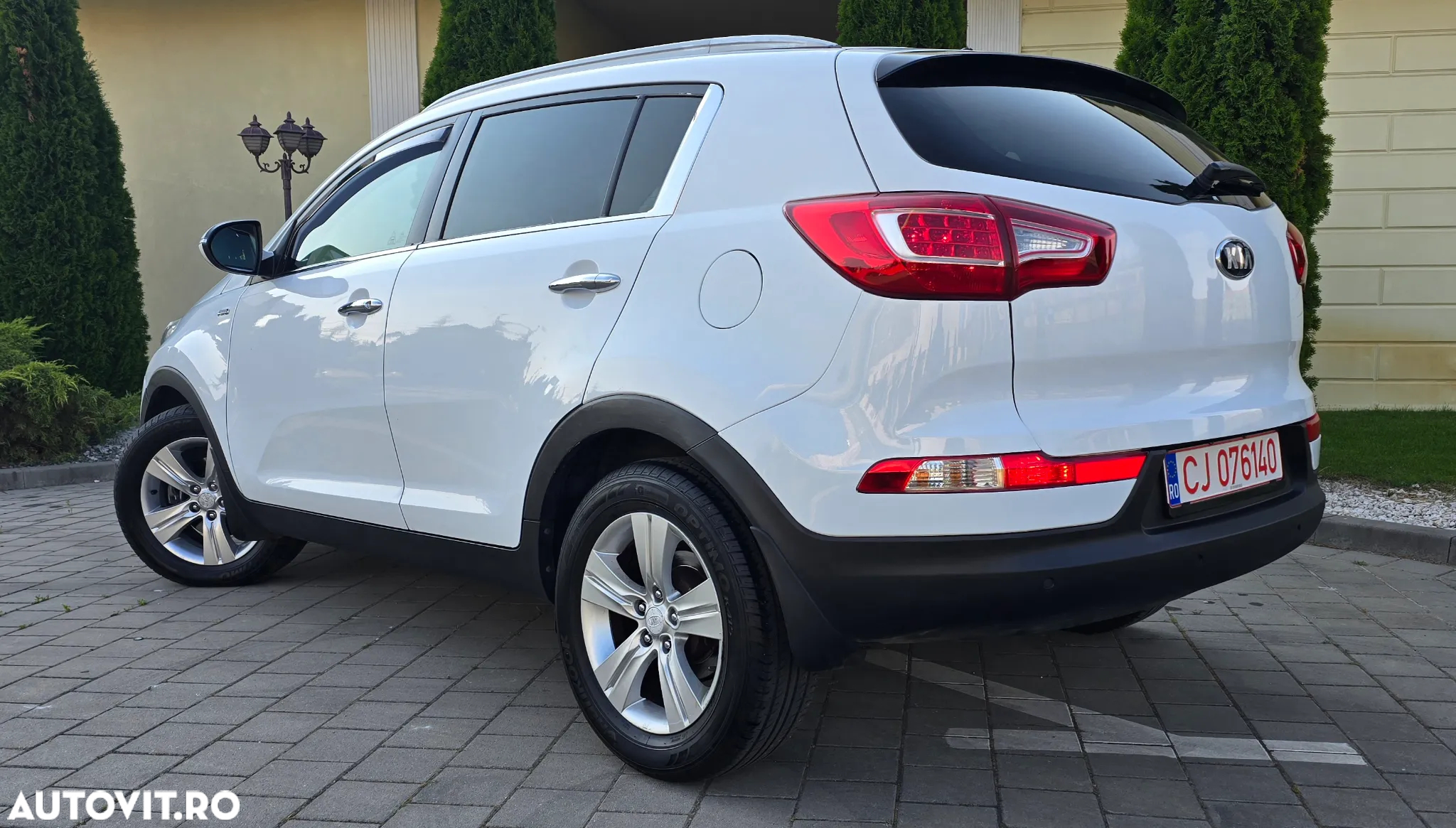 Kia Sportage 2.0 CRDI 4WD Automatik Vision - 4