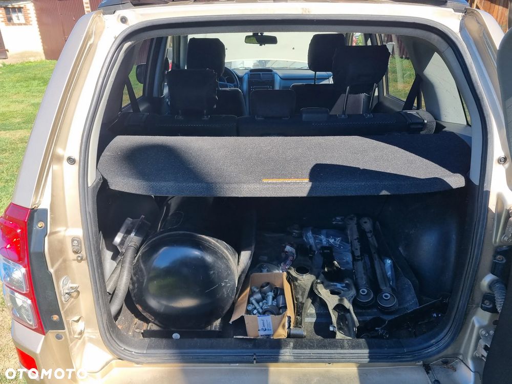 Suzuki Grand Vitara 2.7 V6 - 22