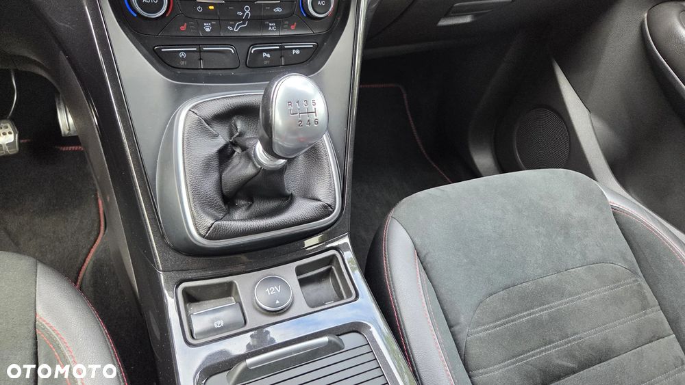 Ford Kuga 1.5 EcoBoost 2x4 ST-Line - 25