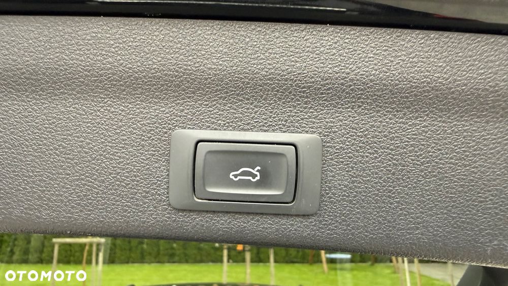 Audi A6 Avant 40 TDI quattro S tronic S line - 29
