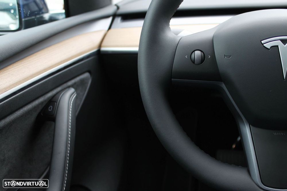 Tesla Model Y Tração Traseira - 14