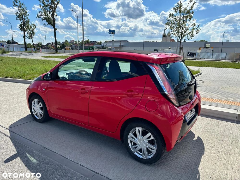 Toyota Aygo x-play - 3