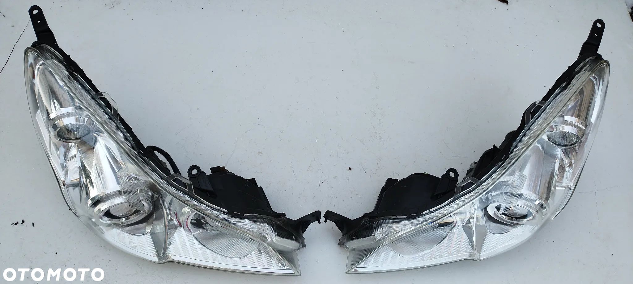 Subaru Legacy Outback 2009-2015 Xenon Lewa Prawa Oryginał - 1