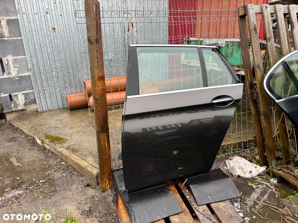 BMW F10 F11 DRZWI LEWY TYŁ BDB STAN - 2