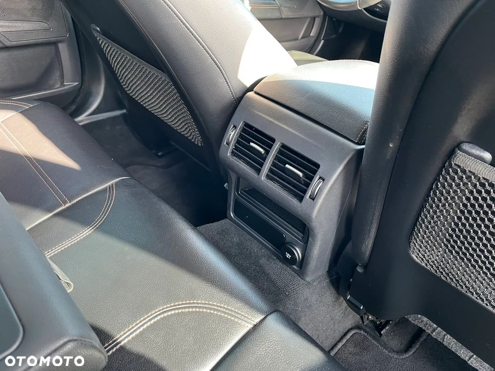 Jaguar XE 2.0 T Portfolio - 22