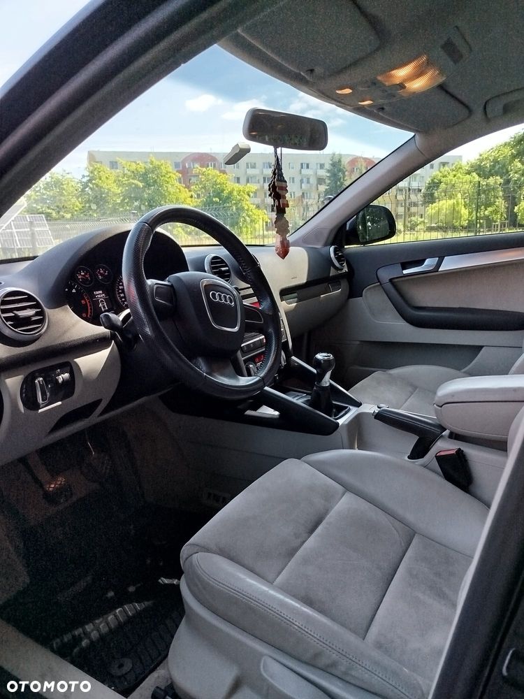 Audi A3 Sportback 1.6 TDI DPF Ambition - 7