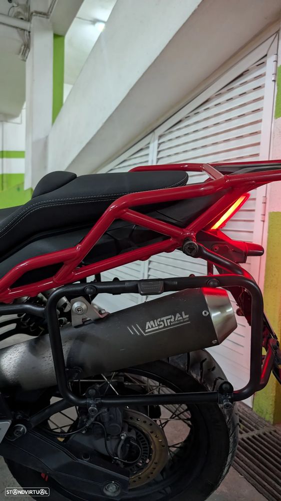 Moto Guzzi V85 TT - 4