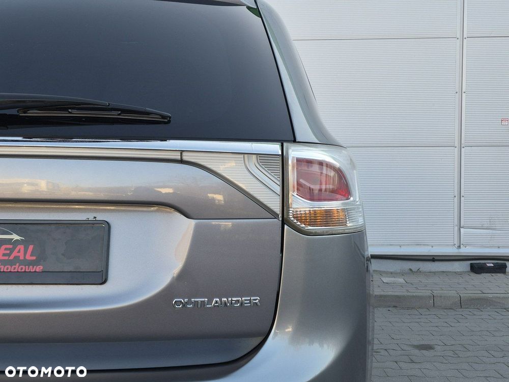 Mitsubishi Outlander - 17