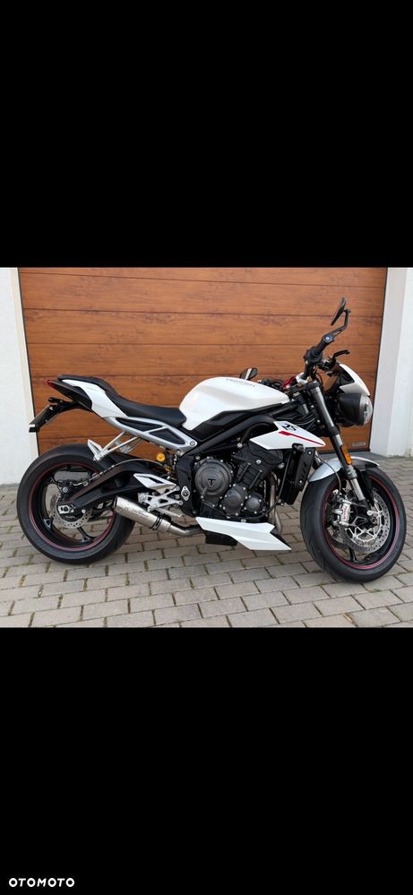 Triumph Street Triple - 38