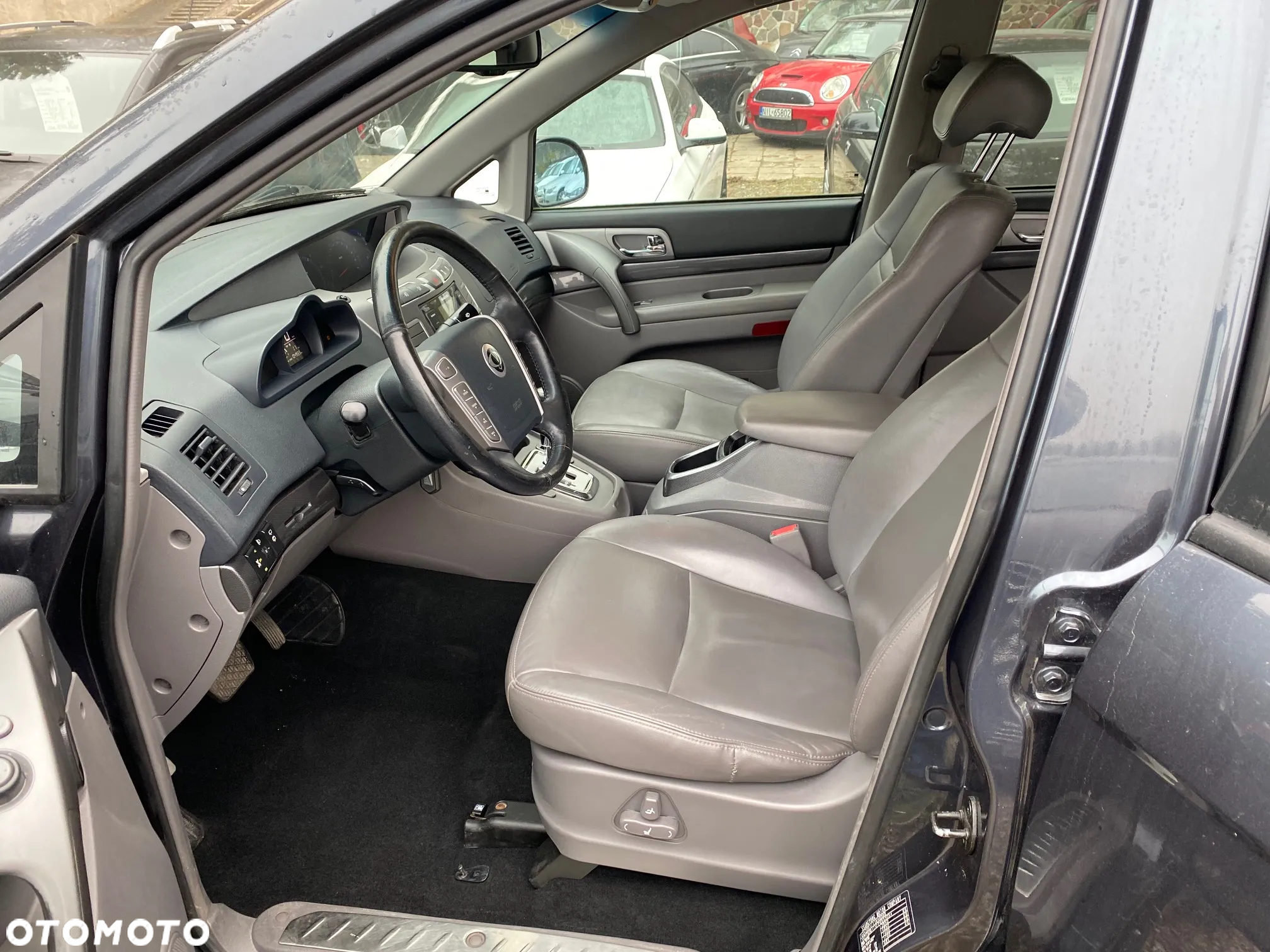 SsangYong/KGM Rodius 200 e-XDi Crystal Plus 4WD - 8