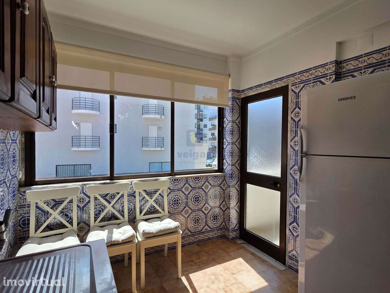 Apartamento T3 com garagem fechada, 1º andar sem elevador, entre a rot - Grande imagem: 3/18