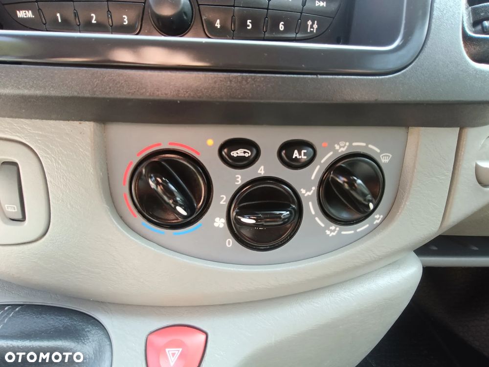 Opel Vivaro - 23