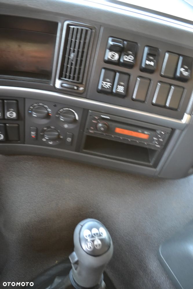 Volvo FM 6x2 TYLKO 345 000 km TRZECIA OŚ SKRĘTNA KLIMATYZACJA - 20