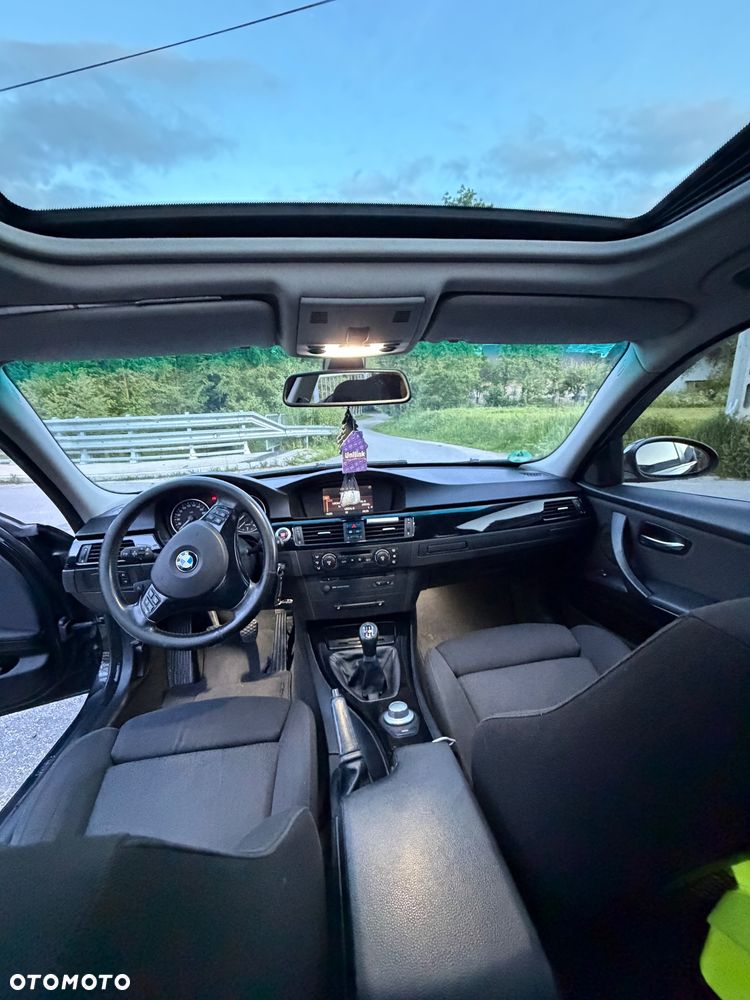 BMW Seria 3 325i - 5