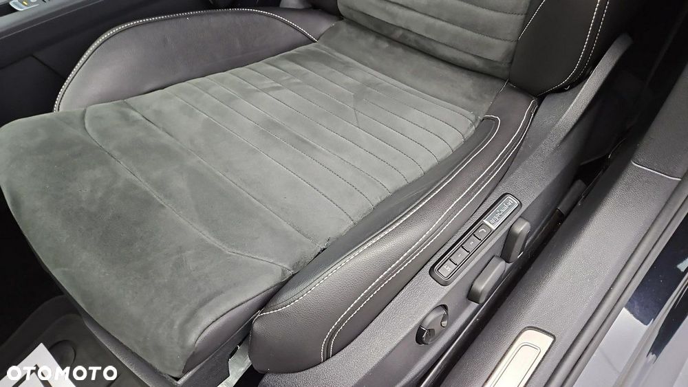 Volkswagen Passat Variant 1.5 TSI EVO Elegance DSG - 12