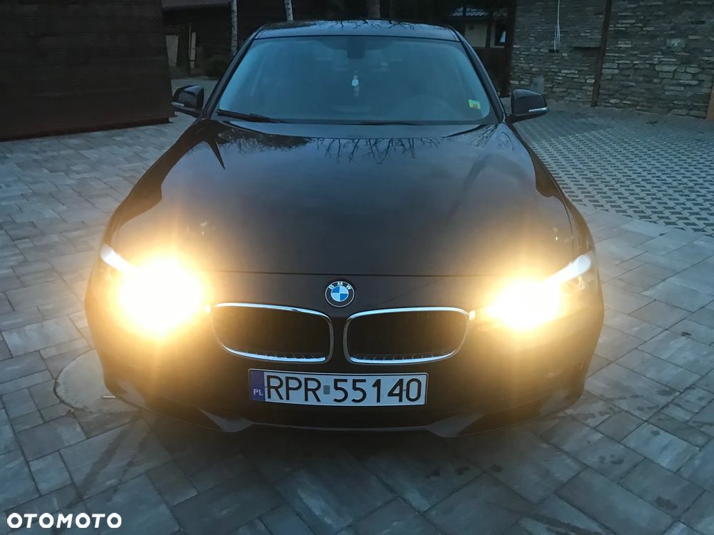 BMW Seria 3 320d - 14