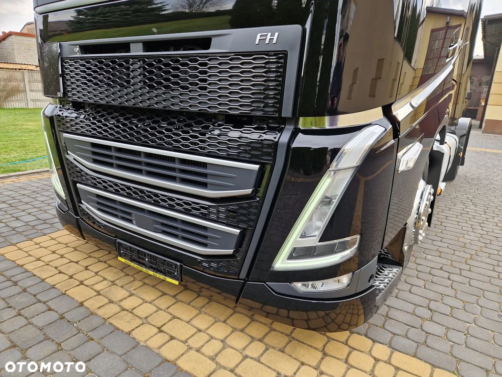 Volvo FH5 500 I-SAVE XXL ACC / MEGA / LOW DECK / BOGATA WERSJA / JAK NOWY - 7