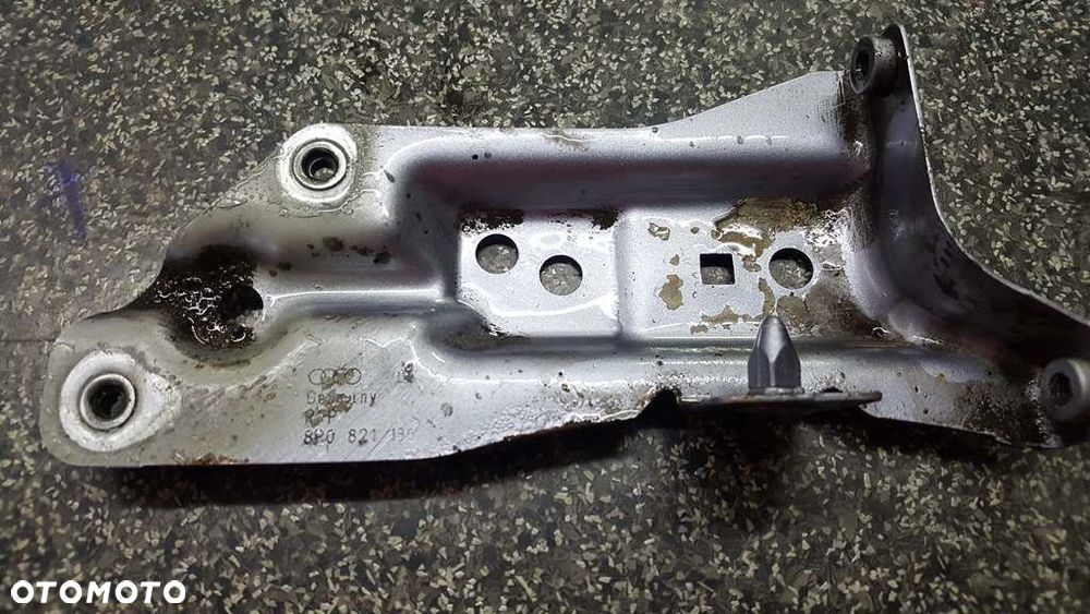 Wspornik Mocowanie Błotnika Audi A3 8P Prawy 8P0821136 - 1
