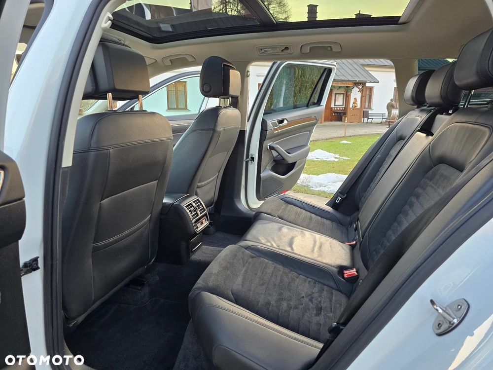 Volkswagen Passat 2.0 TDI Bi-Turbo BMT 4Mot Highline DSG - 31