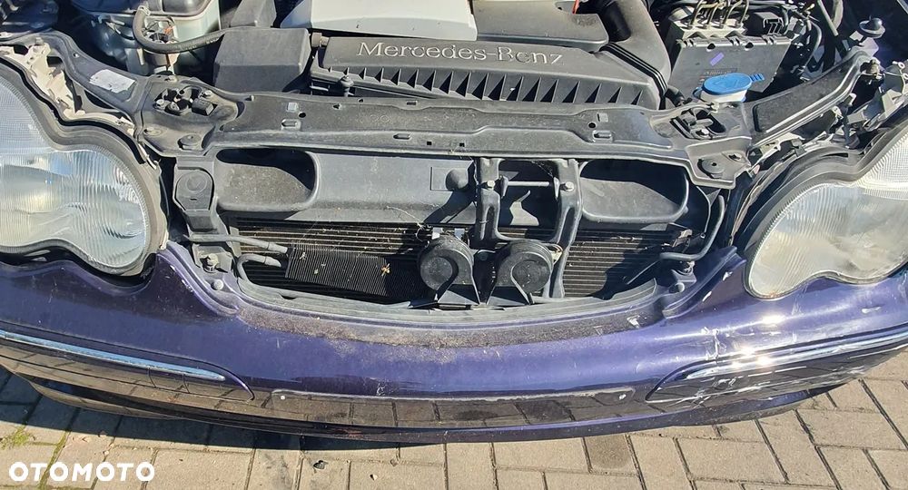 Mercedes C-klasa w203 2.0B Pas przedni kompletny - 1
