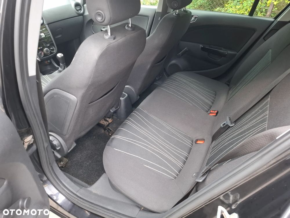 Opel Corsa 1.4 16V Essentia - 11